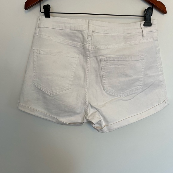 H&M Women's White Shorts size 8 - Picture 5 of 5